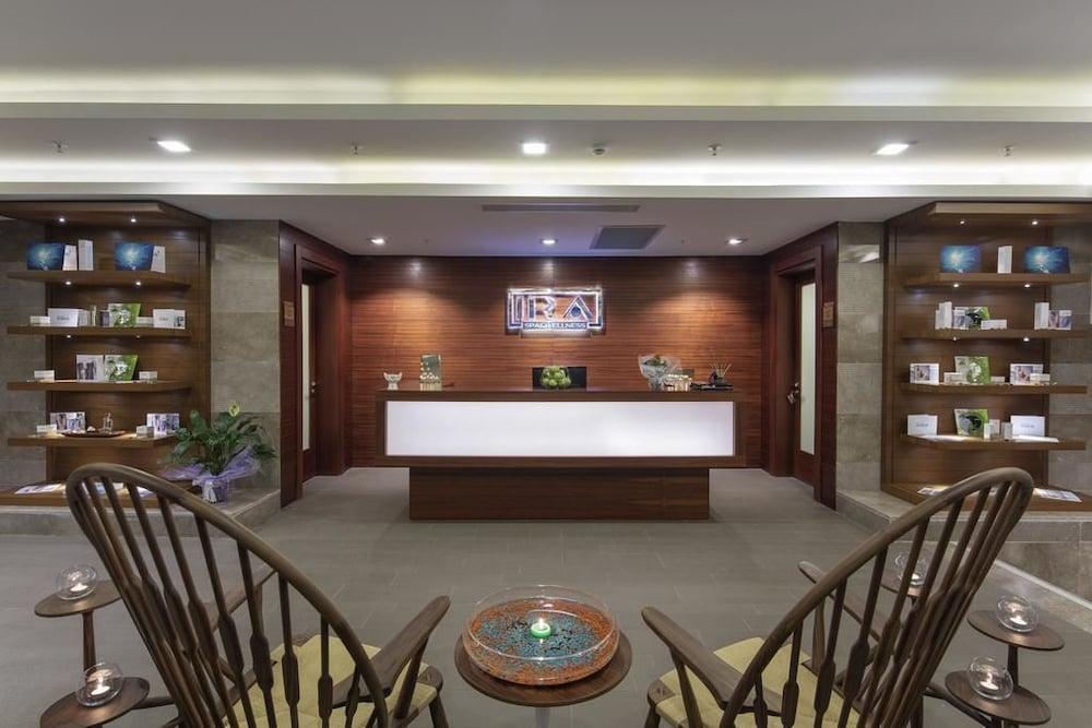 Doubletree By Hilton Kusadası Eksteriør billede