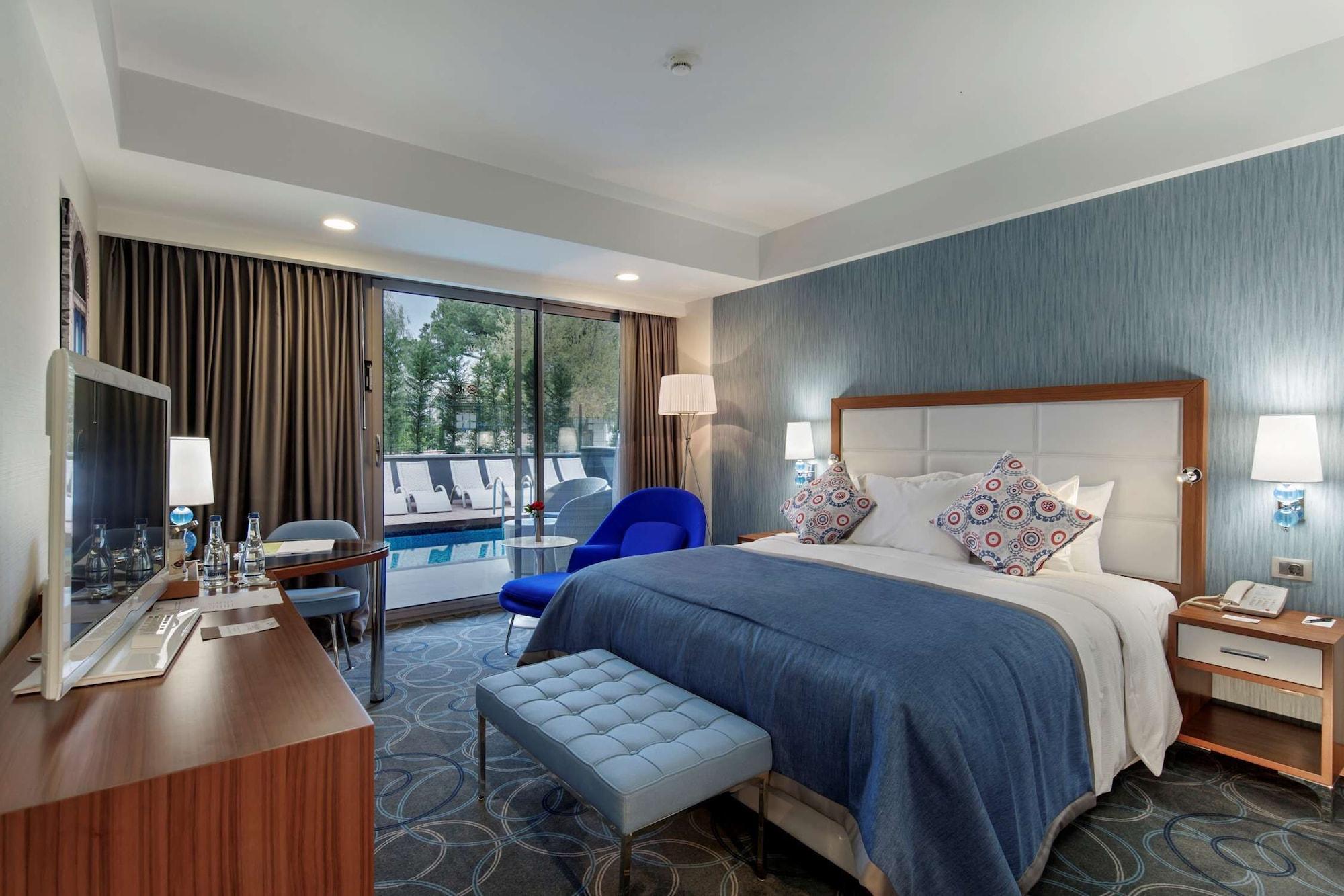 Doubletree By Hilton Kusadası Eksteriør billede