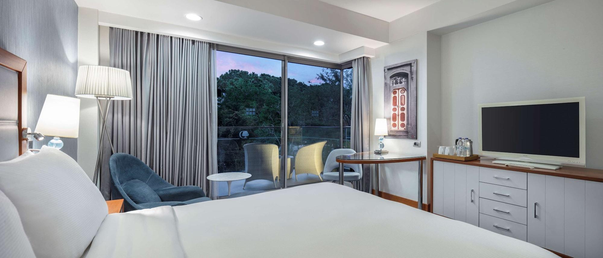 Doubletree By Hilton Kusadası Eksteriør billede