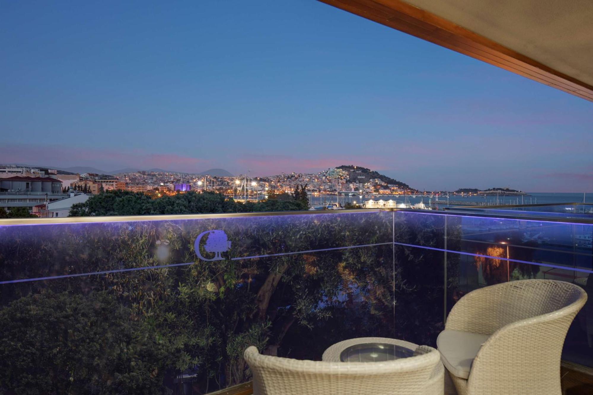 Doubletree By Hilton Kusadası Eksteriør billede
