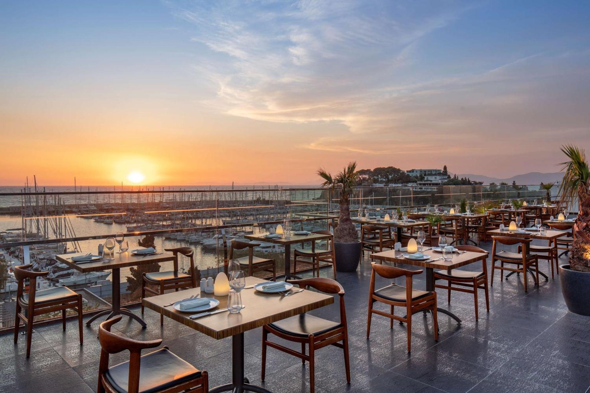 Doubletree By Hilton Kusadası Eksteriør billede